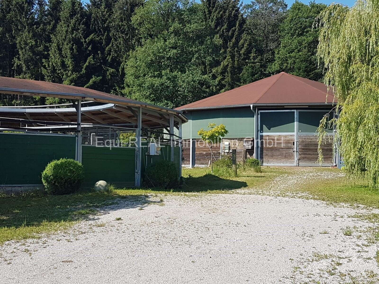 Exklusives Anwesen in Alleinlage mit Pferdehaltung