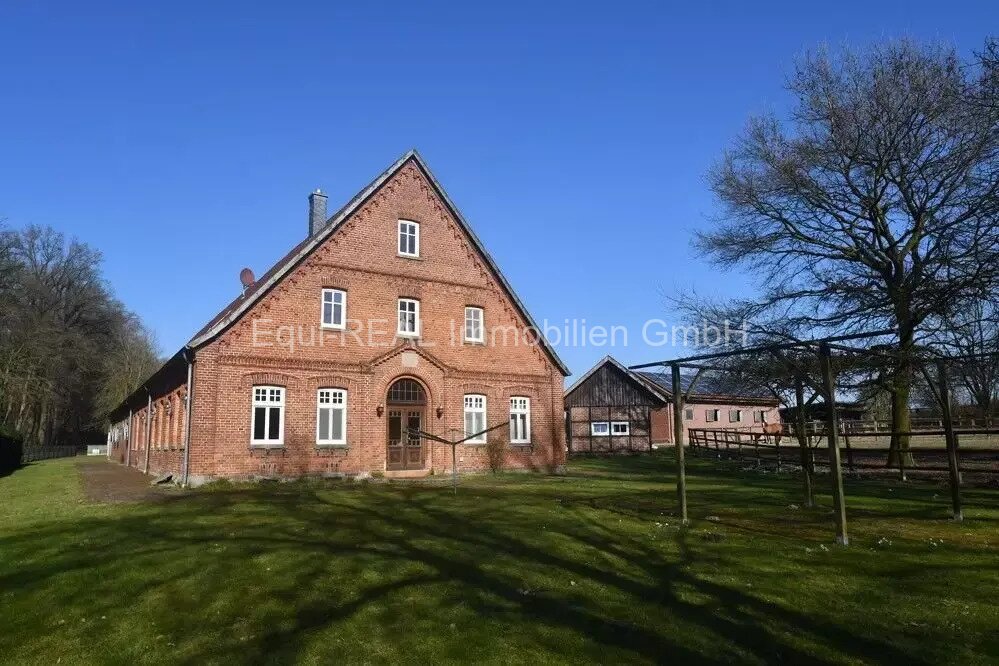 Reitanlage in malerischer Lage