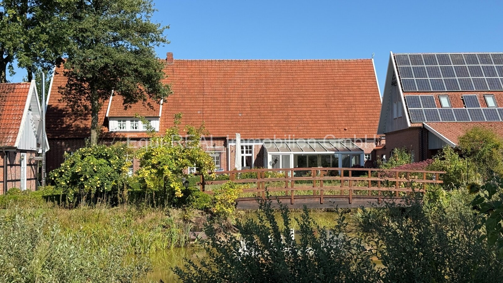 Luxuriöser Resthof mit Gästehaus, großer Scheune und Pferdestall